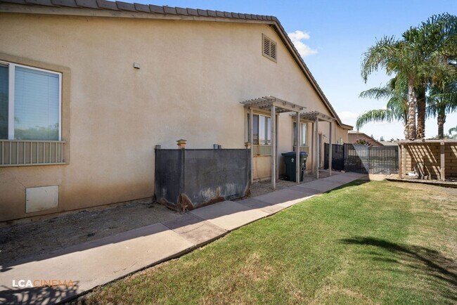 Building Photo - 5107 Via Palermo Dr