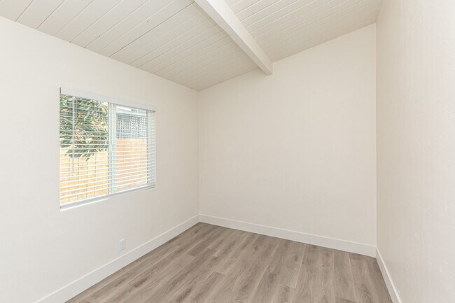 Building Photo - *** OCEANSIDE OASIS 2/1 WITH GARAGE, NEWLY...