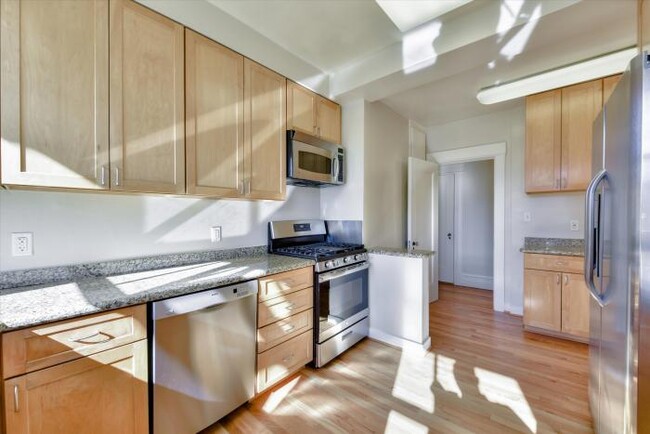 Building Photo - 4 bedroom in San Francisco CA 94118