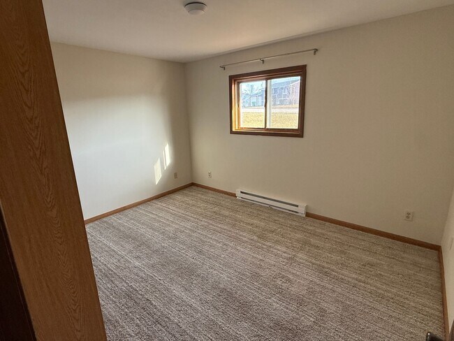 Building Photo - 4 Bedroom, 2 Bath Home for Rent in Black Hawk SD