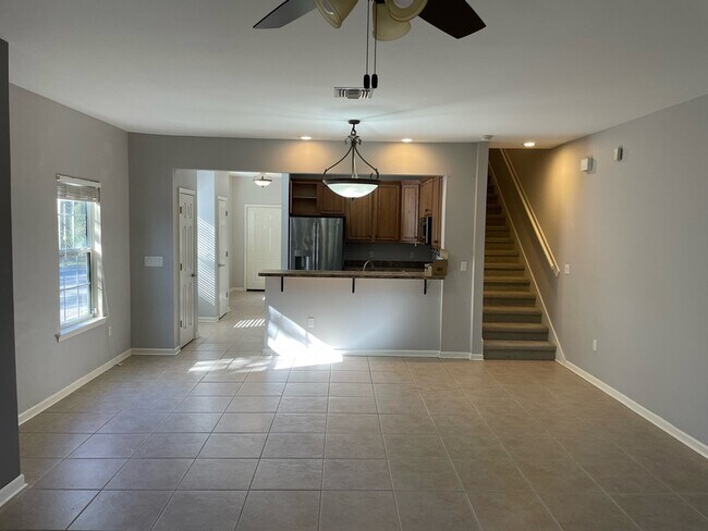 Building Photo - 1325 Stone Rd