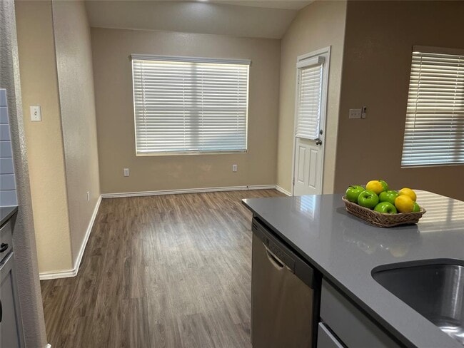 Building Photo - 104 Granville Ct