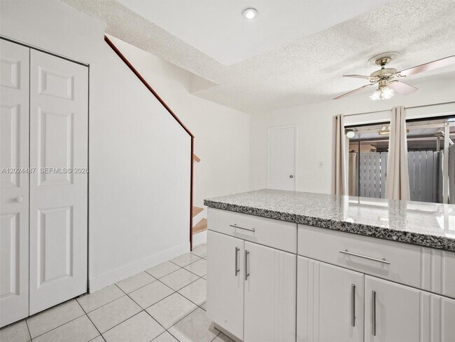 Building Photo - 5437 W 21st Ave
