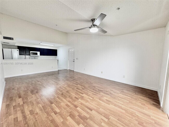 Building Photo - 9905 Westwood Dr