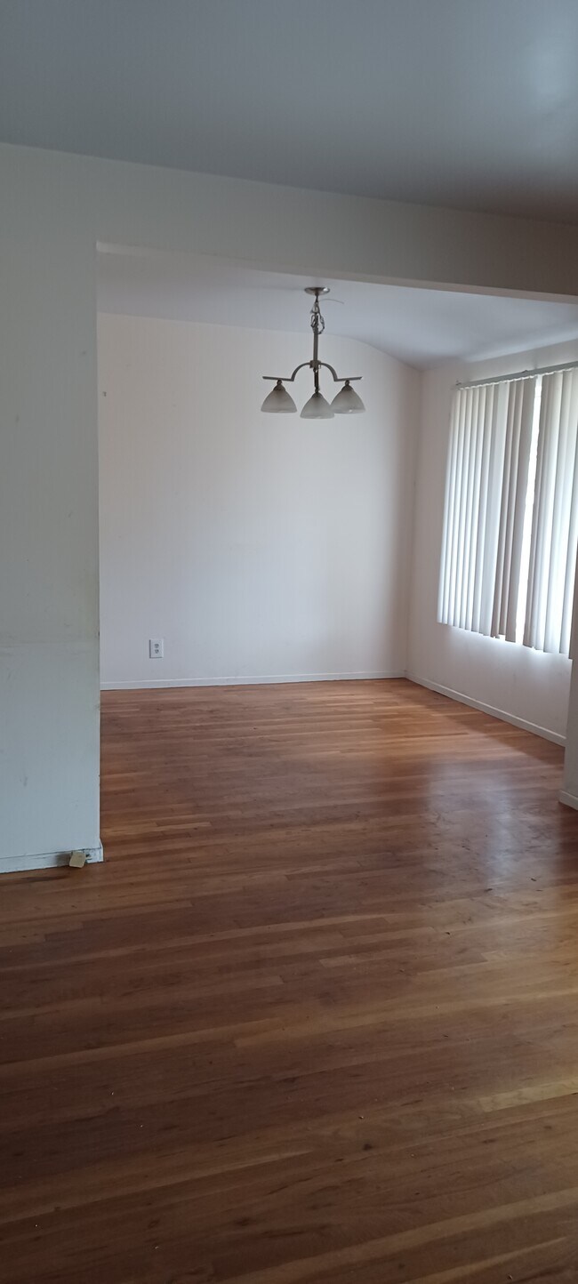 Building Photo - 7248 Beckford Ave