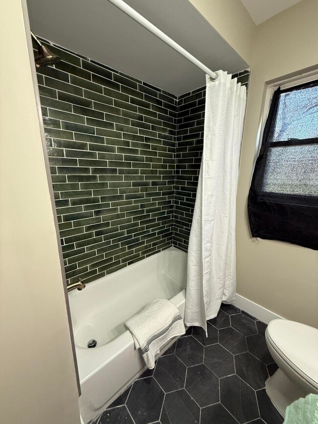 Building Photo - 16540 Marlowe St