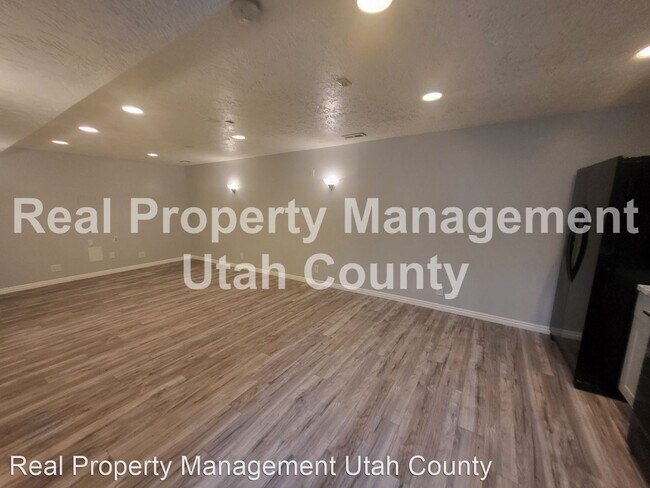 Building Photo - 5 br, 3 bath House - 885 South 630 West