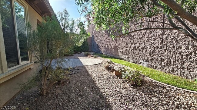 Building Photo - 2868 Josephine Dr