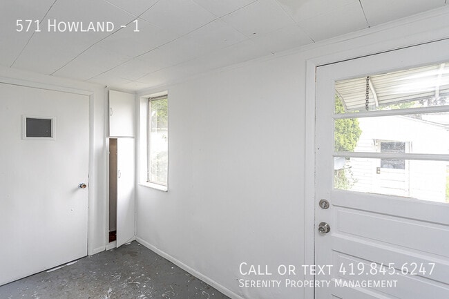 Building Photo - 571 Howland-1