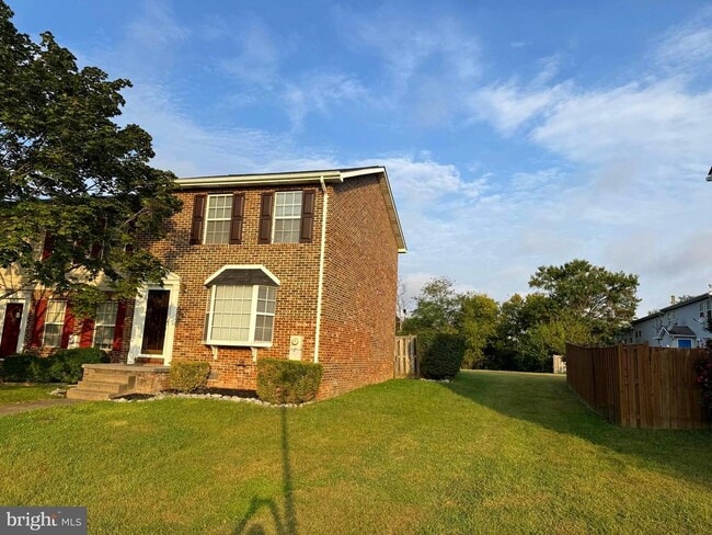 Building Photo - 307 Willowbrook Ct