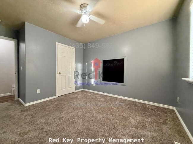 Building Photo - 970 W Single Family Home