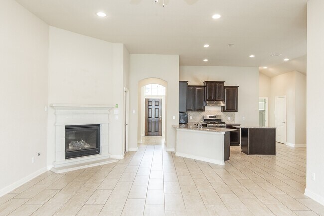 Building Photo - 23818 Hawthorn Dale Ct