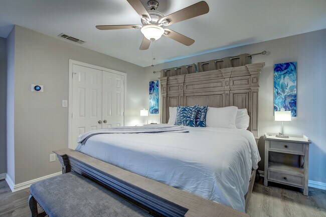 Primary Photo - 8606 Columbia Dr