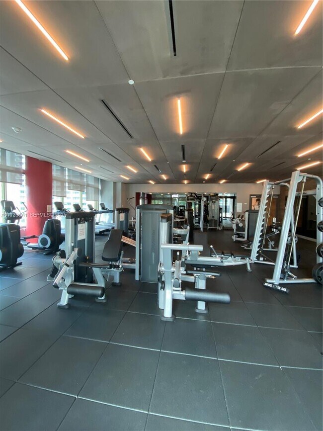 Building Photo - 1080 Brickell Ave