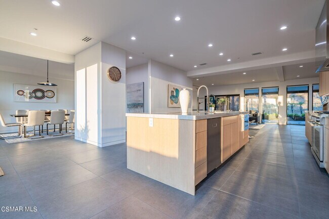 Building Photo - 3095 Palo Verde Cir