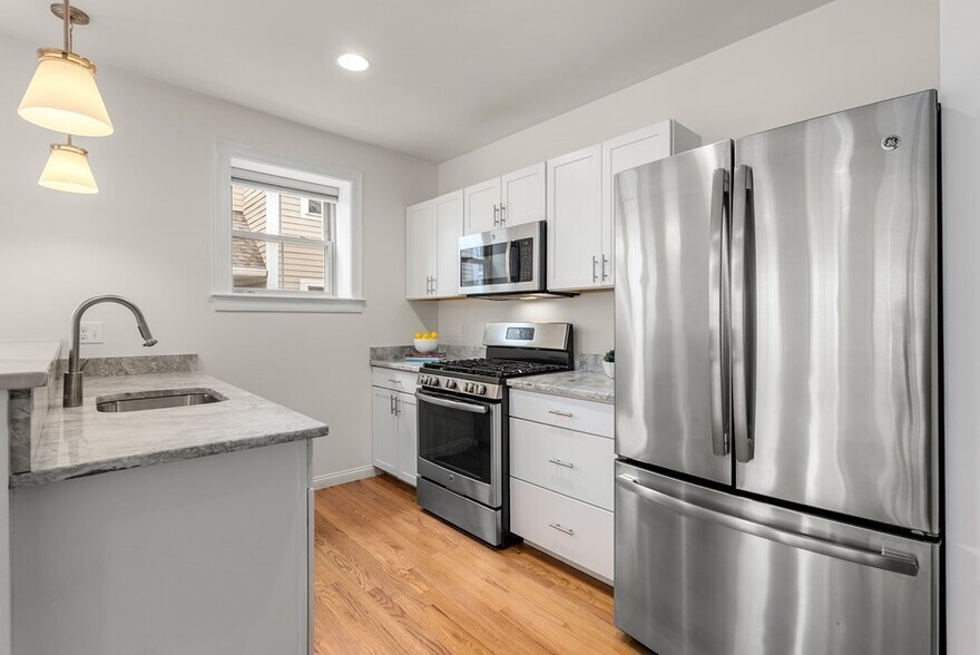 Building Photo - 236 E St