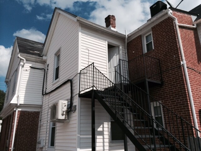 Building Photo - 3031 Hamilton Ave