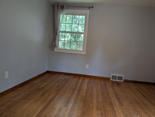 Building Photo - 8983 Highland Dr