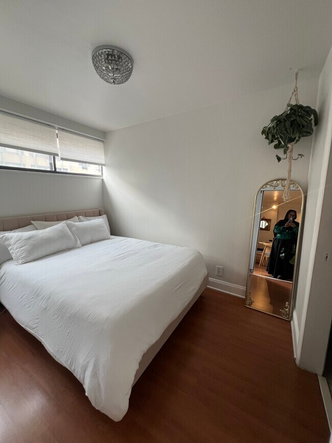 Building Photo - 1420 N St NW