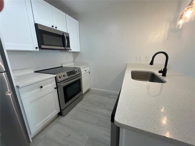 Building Photo - 2955 SE 53rd Ct