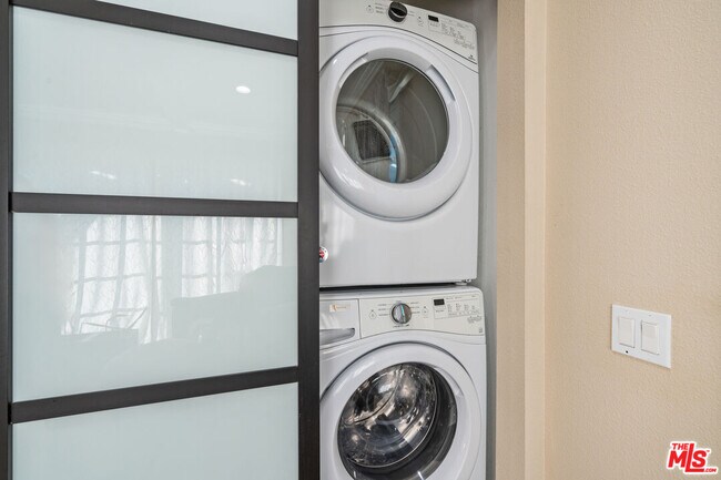 Building Photo - 9402 Houston Rd