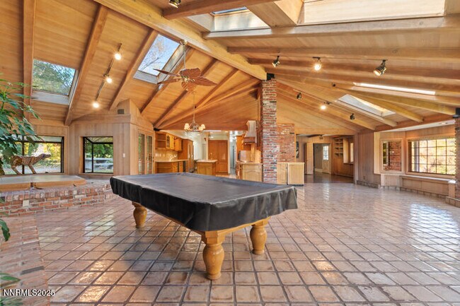 Building Photo - 1880 Meadowview Ln