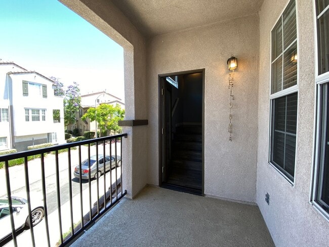 Building Photo - Beautiful Townhome in the Cascada Communit...