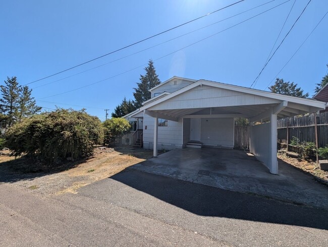 Building Photo - Well Kept Port Orchard Charmer with Stellar Seattle View, Available Now!