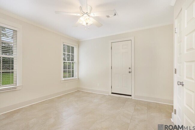 Building Photo - 4314 Mimosa St