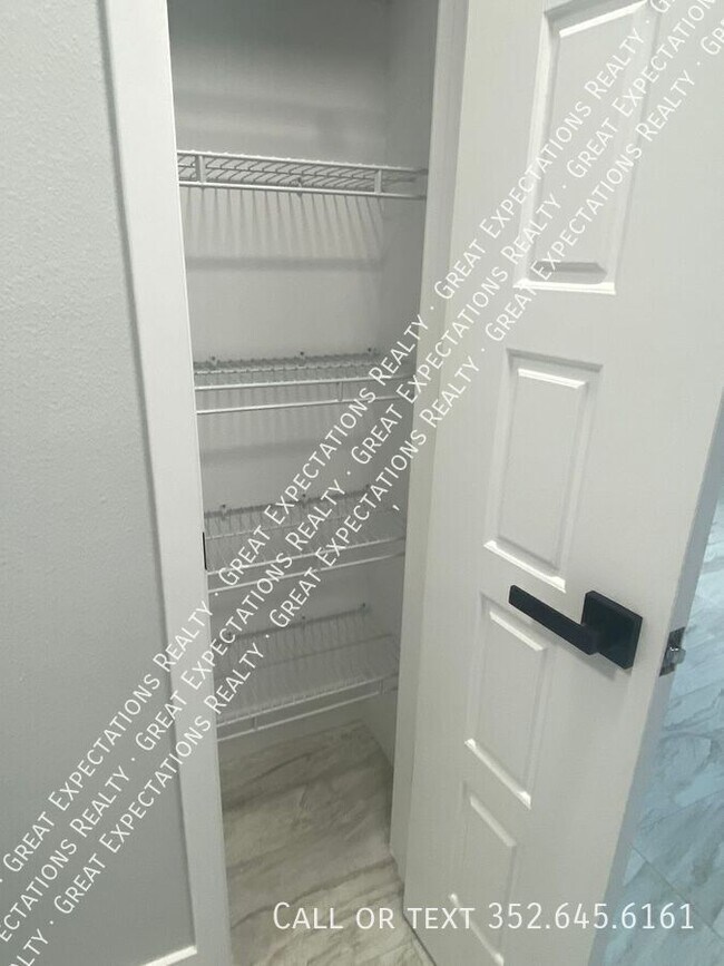 Building Photo - 13679 SE 52nd Ct