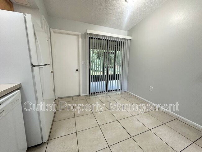 Building Photo - 1710 Ridgewood Ln