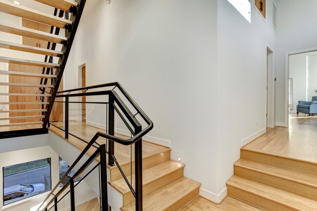 Building Photo - 5002 Milam St