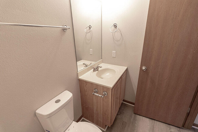 Building Photo - 2117 N Ballenger Ln