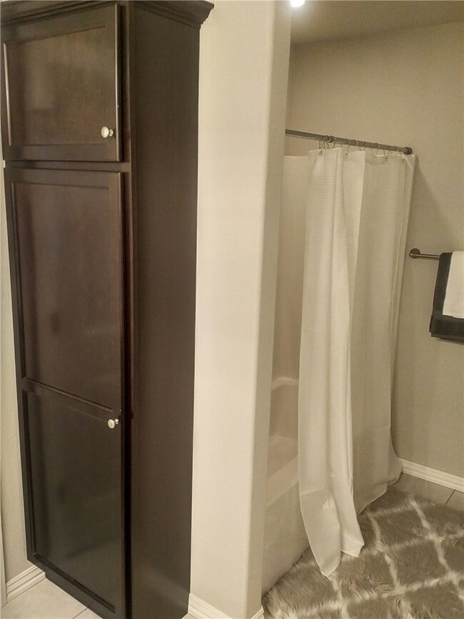 Building Photo - 2725 W Kilimanjaro Way