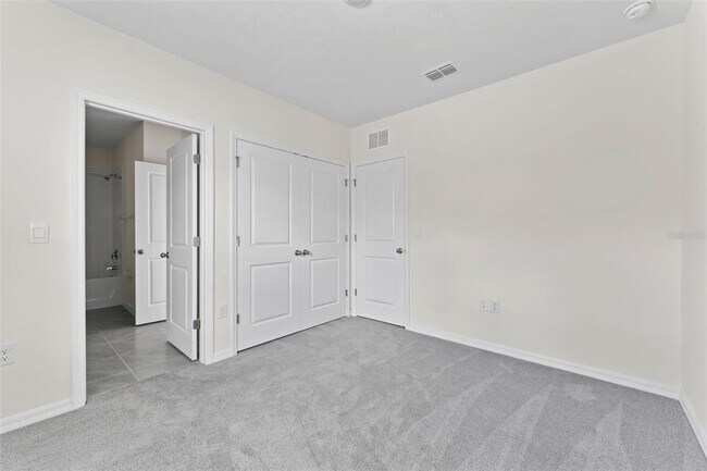 Building Photo - 11082 Crescent Deer Dr
