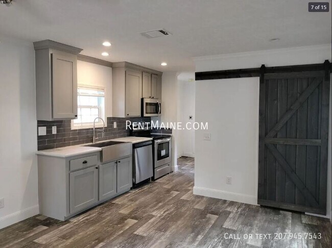 Building Photo - 516 SE 4th St