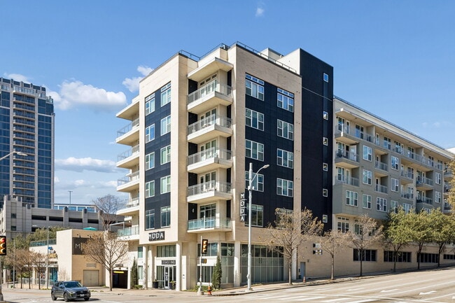 Building Photo - Moda Apartments