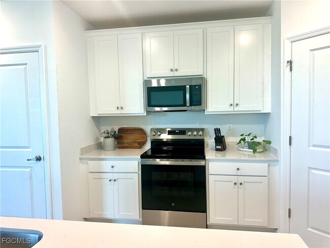 Building Photo - 20610 Hazelnut Ct