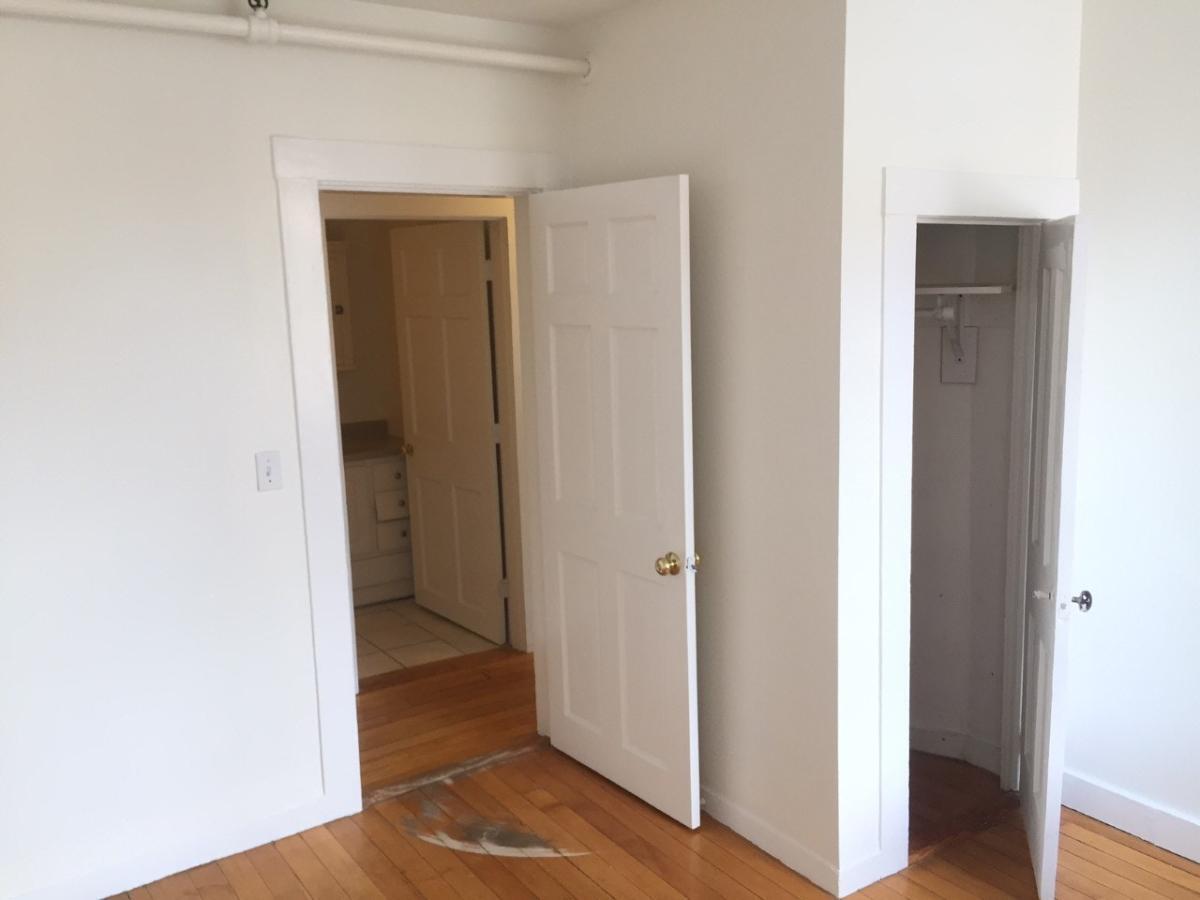 Building Photo - 374 Thames St