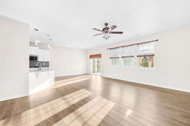 Building Photo - 14924 Nichols Hall Dr