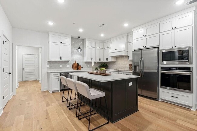 Building Photo - 4110 W Wood St