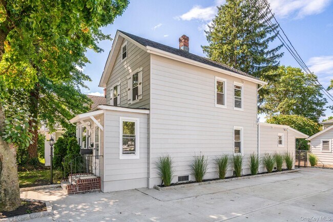 Primary Photo - 23 Miller St