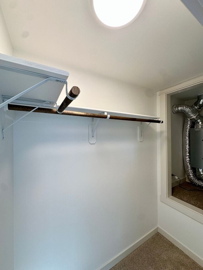 Building Photo - Bright & Modern in NW Redmond