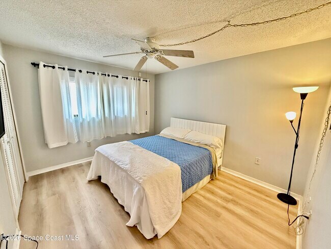 Building Photo - 5807 N Atlantic Ave