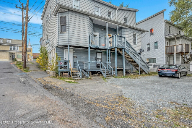 Building Photo - 1200 Main St