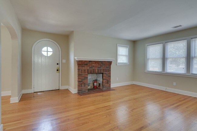 Building Photo - 2722 Oakland Avenue