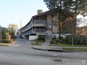 Building Photo - Highland Manor