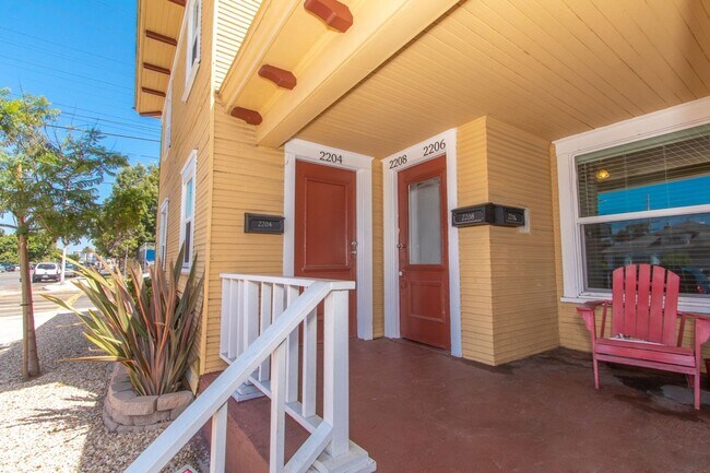 Building Photo - Charming 1-Bed/1-Bath Unit One Block from the Heart of Barrio Logan! $1000 DEPOSIT!