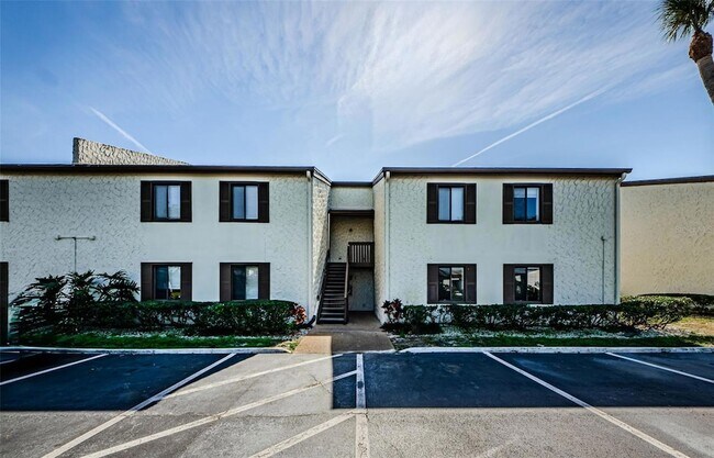 Building Photo - 722 116th Ave N