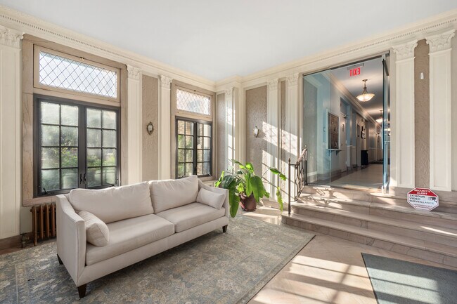 Building Photo - 1101 L St NW